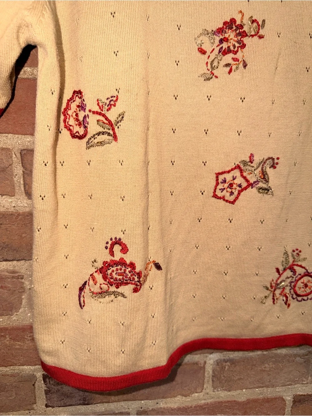 NAPA VALLEY Beige Knit Sweater Top Red Trim and Floral Embroidery Stitched Women